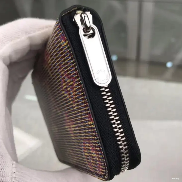 LV 19B570090 Bags 0707